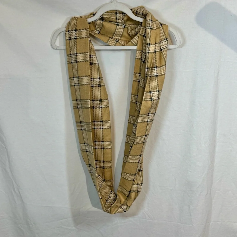 NWOT, Handmade Plaid Tan Flannel Infinity Scarf, Unisex, Soft flannel